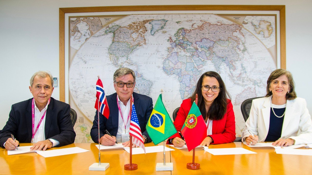 Executivas e executivos do consórcio Equinor, ExxonMobil e Petrogal no Brasil