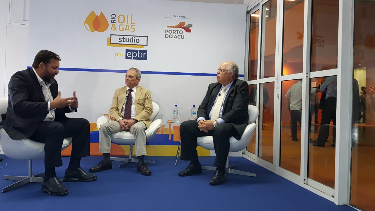 José Fernandes de Freitas (AN) e Anabal dos Santos Jr. (Abpip) falam sobre como a decisão da ANP sobre campos maduros atinge a Petrobras, em entrevista à epbr durante o Rio Oil & Gas 2018 (Foto: Divulgação)
