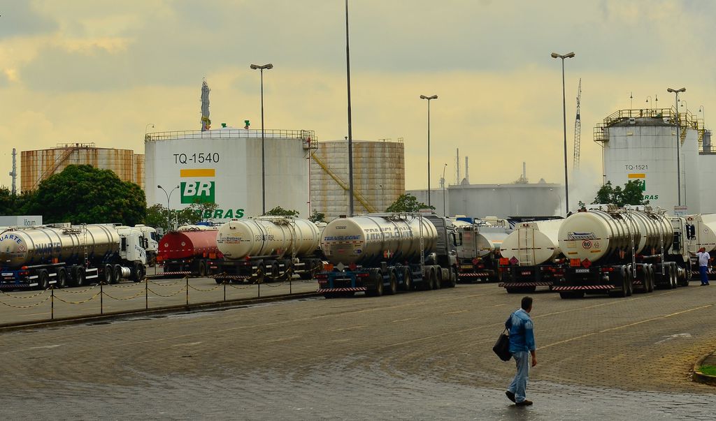 Greve dos caminhoneiros: desafios do refino no Brasil