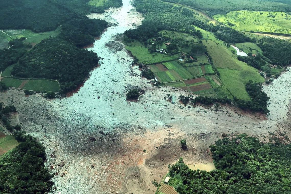 Imagem aérea mostra o estrago provocado pelo rompimento da represa da Vale em mina de minério de ferro no Córrego do Feijão, em Brumadinho (MG) / Foto: EBC