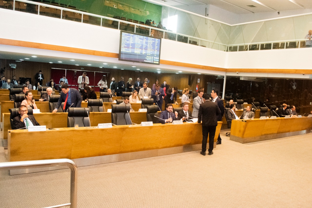Assembleia Legislativa do Maranhão aprova o PL 594/2019 que autoriza a privatização da Gasmar, em 3/12/2019 (Foto: Alema)