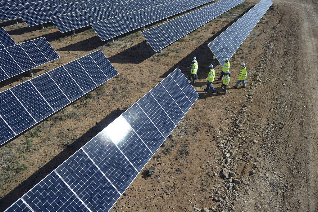 Centrale solaire SunPower Total, Prieska

 

Credits: ZYLBERMAN LAURENT - GRAPHIX IMAGES - TOTAL
