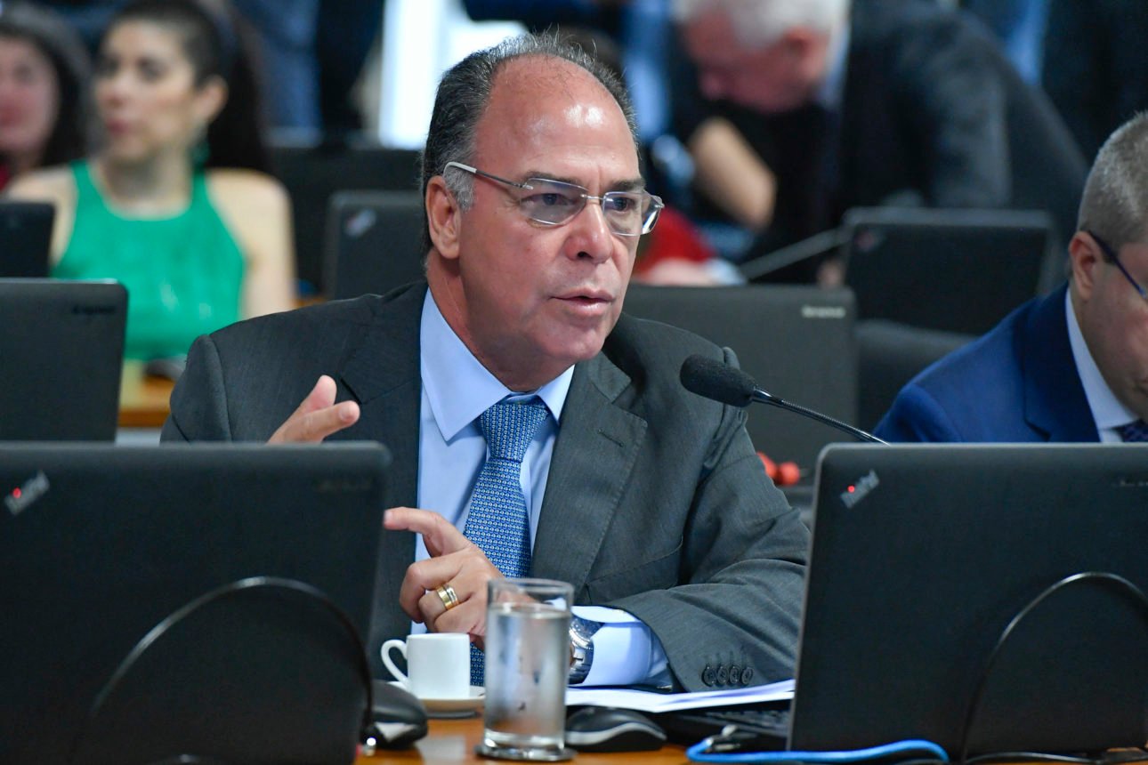 O senador Fernando Bezerra Coelho (MDB-PE). À direita, vice-presidente do senado, senador Antonio Anastasia (PSDB-MG).
Foto: Geraldo Magela/Agência Senado