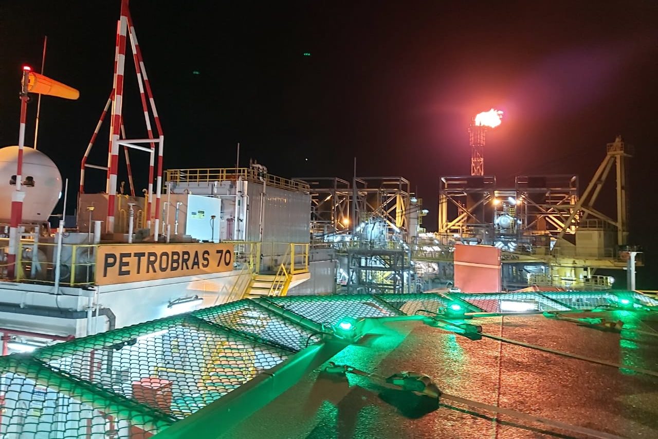 Petrobras iniciou a produção de petróleo e gás natural da jazida compartilhada de Atapu, por meio da plataforma P-70, na porção leste do pré-sal da Bacia de Santos (Foto: Marcelo Alves Vieira/Petrobras)