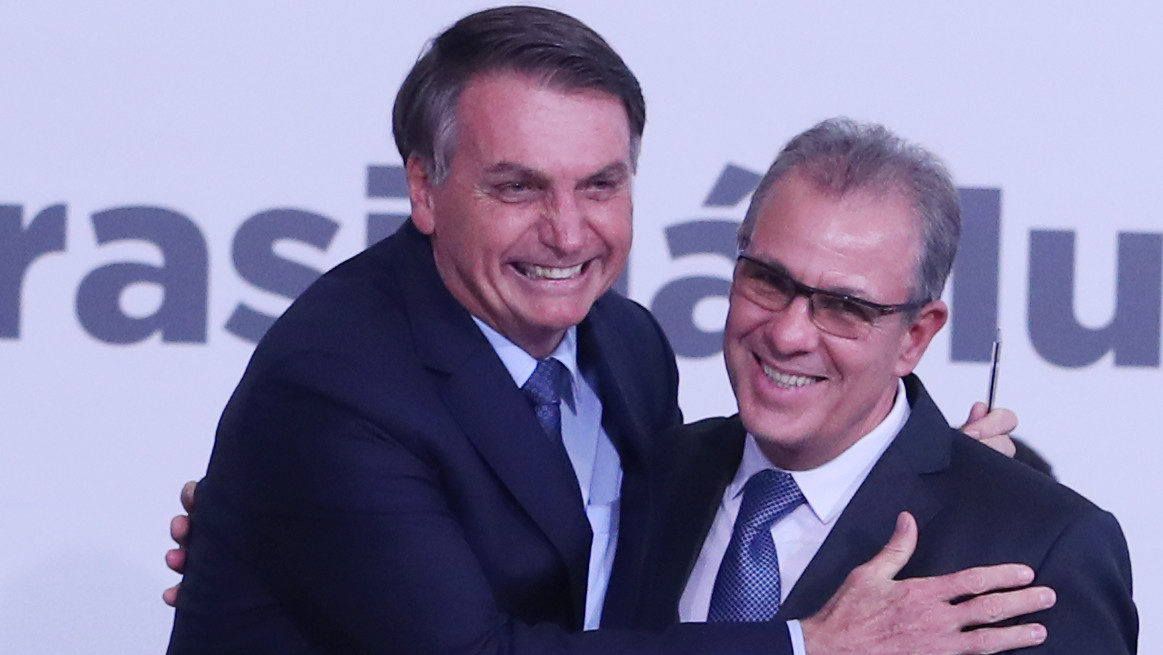 Bolsonaro avalia nomes para presidência da Eletrobras
