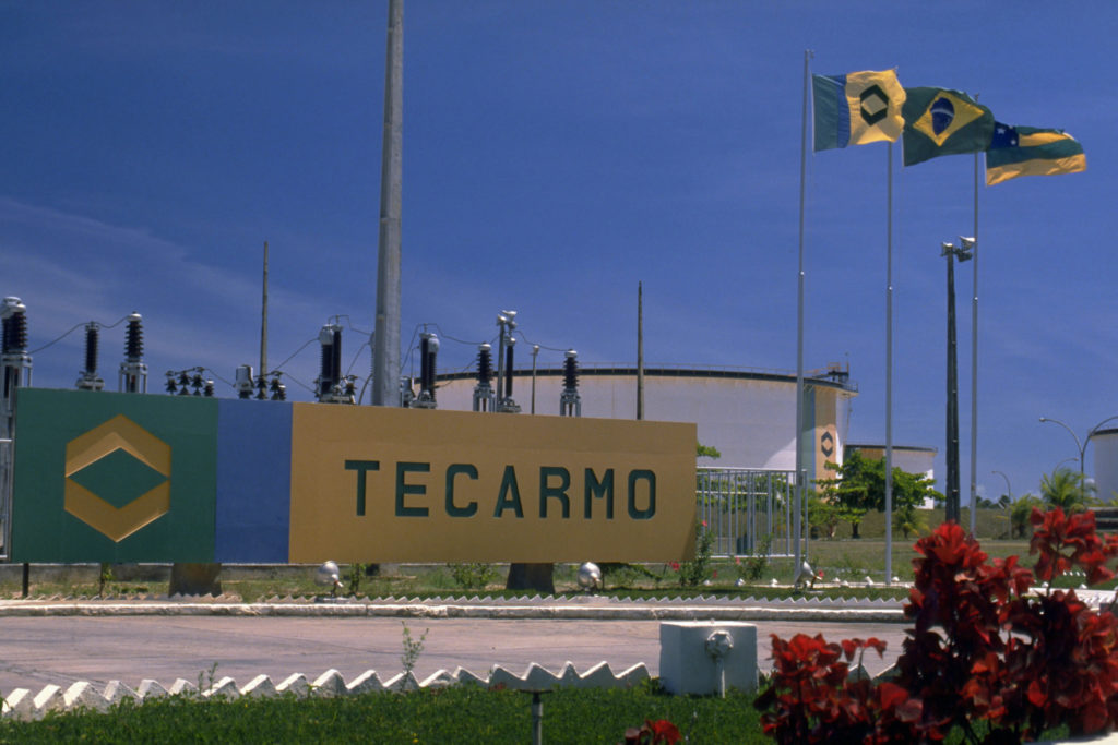 Petrobras vai vender Polo Carmópolis, conjunto de 11 campos em Sergipe. Na imagem: Terminal Aquaviário de Aracaju (Tecarmo), base de operações do Polo Carmópolis, da Petrobras, em Sergipe (Foto: Agência Petrobras)