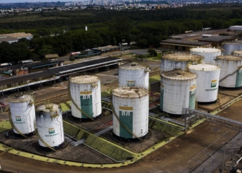 Petrobras reforça trading no exterior diante de escassez de diesel. Na imagem, terminal de combustíveis da da Petrobras em Brasília. Foto Marcello Casal Jr._Agência Brasil