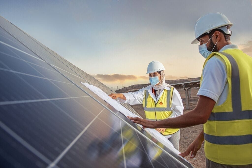 Na imagem, usina solar Qabas, da Shell em Omã (Foto: Shell/Divulgação)