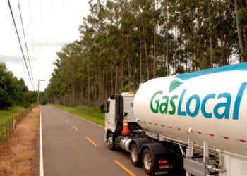 Saída da Petrobras de distribuidora de GNL pode depender de acordo para controle de concentração