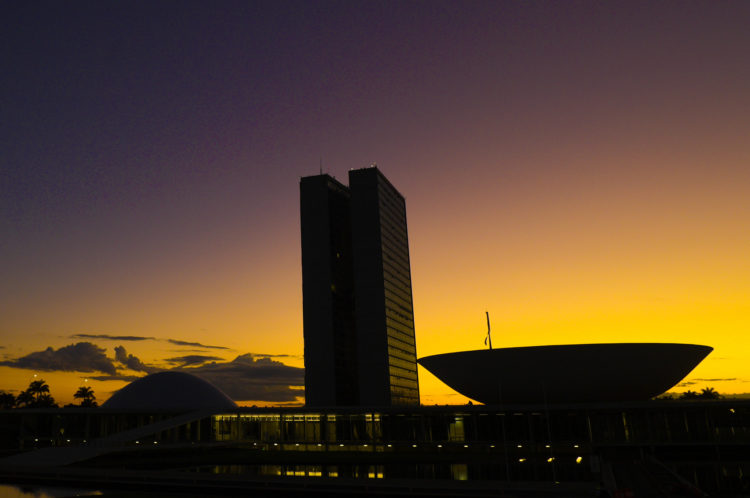 Biogás busca no Congresso alternativas para competitividade. Na imagem: Fachada do Congresso Nacional, em Brasília, durante o amanhecer (Foto: Pedro França/Agência Senado)