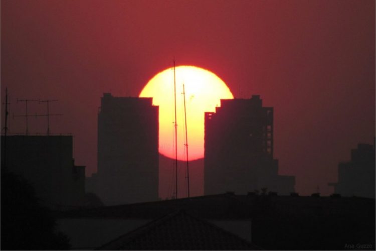 Pôr-do-sol em São Paulo em dia de calor extremo. Foto: Divulgação