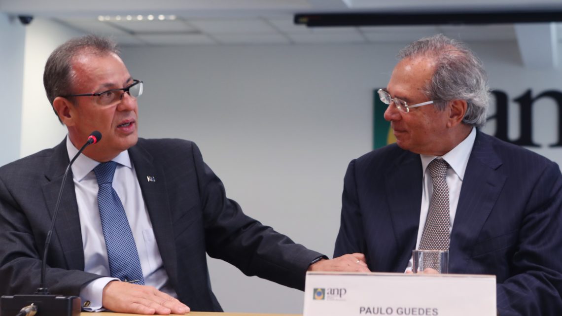 Os ministros de Minas e Energia, Bento Albuquerque, e da Economia, Paulo Guedes (foto por MME)