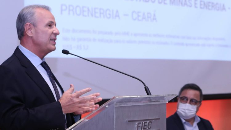 Ministro Bento Albuquerque em evento da federação industrial do Ceará: estado conta com projetos de hidrogênio verde associados à eólica offshore (MME)