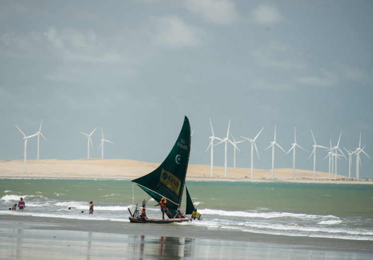 Usinas eólicas respondem por 11,11% da matriz energética brasileira (foto: Nailton Barbosa / Canoa Quebrada - BR)