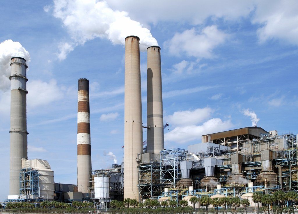 Complexo térmico Jorge Lacerda (SC), 857 MW. Composto por três usinas, a primeira em operação desde 1965