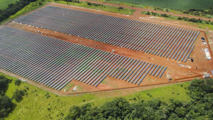 Programa de GD da empresa prevê nove usinas novas no Centro-Oeste; quatro já estão em operação, incluindo a nova usina solar da Vivo no DF