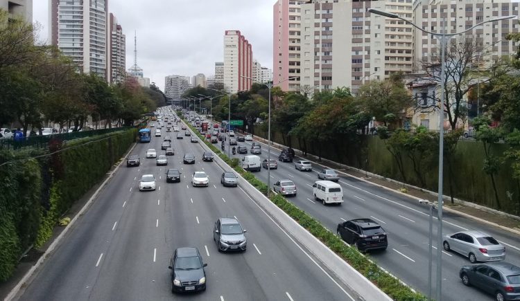 Proconve: Ibama, Economia e montadoras devem ser responsabilizados por veículos mais poluentes, diz MPF