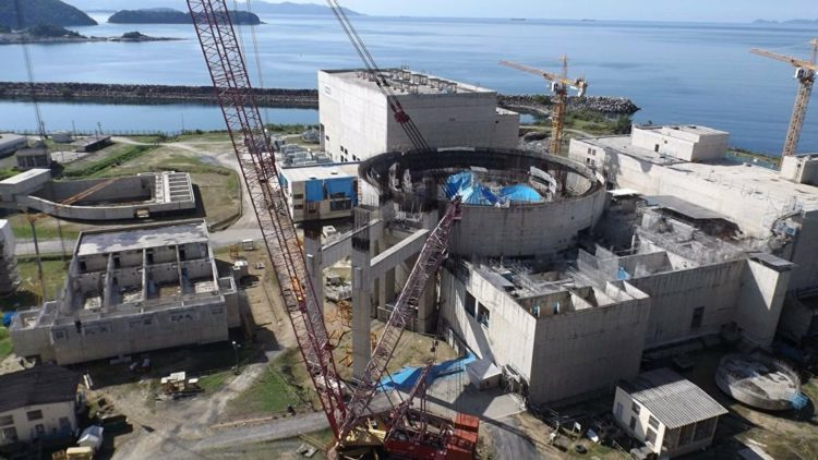 Construção da usina nuclear Angra 3, na região sul fluminense, que tem potência prevista de de 1,4 GW e poderá atender 4,5 milhões de pessoas (Foto: Agência Brasil)