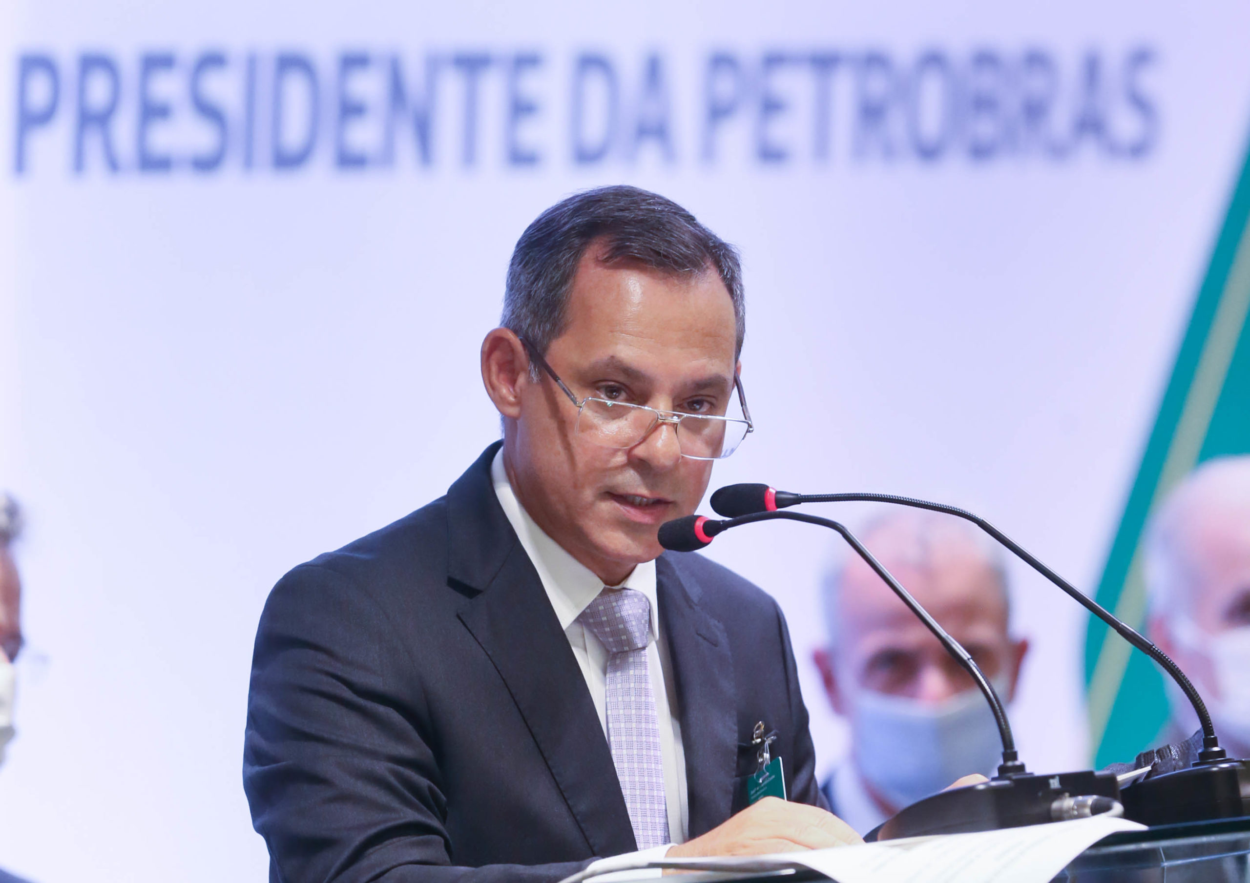 José Mauro sinaliza para preços de combustíveis alinhados ao mercado e venda de ativos