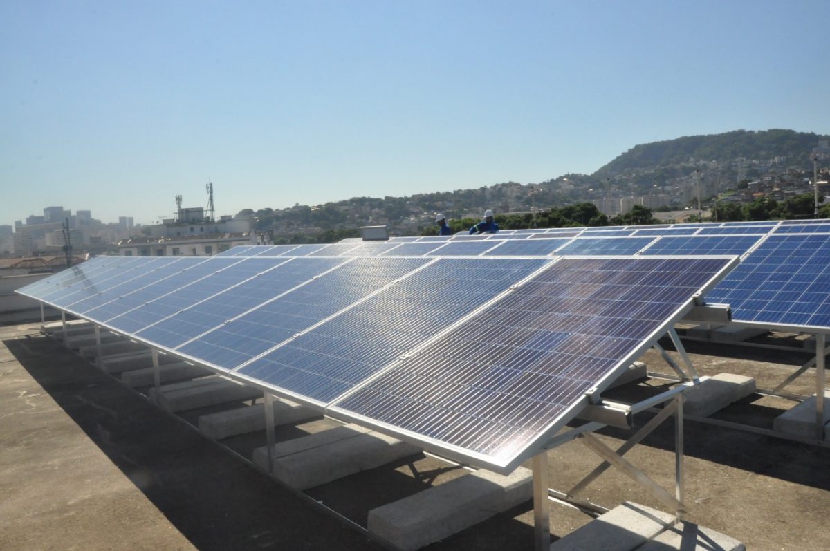 Placas fotovoltaicas para geração própria de energia solar (Foto: Prefeitura do Rio de Janeiro/Divulgação)
