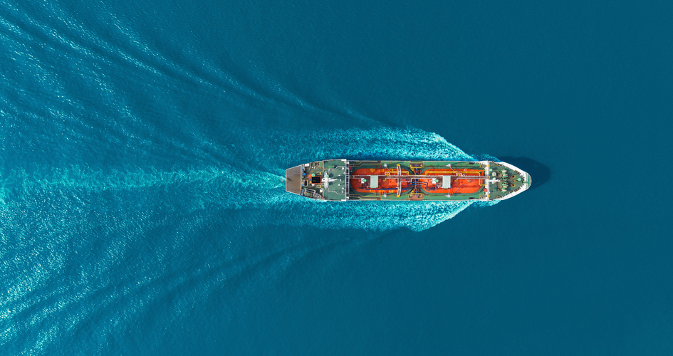 Amônia e rede de dutos: as apostas para transportar hidrogênio verde. Na imagem: vista aérea de navio cargueiro de petroleiro_Foto Yara Internacional