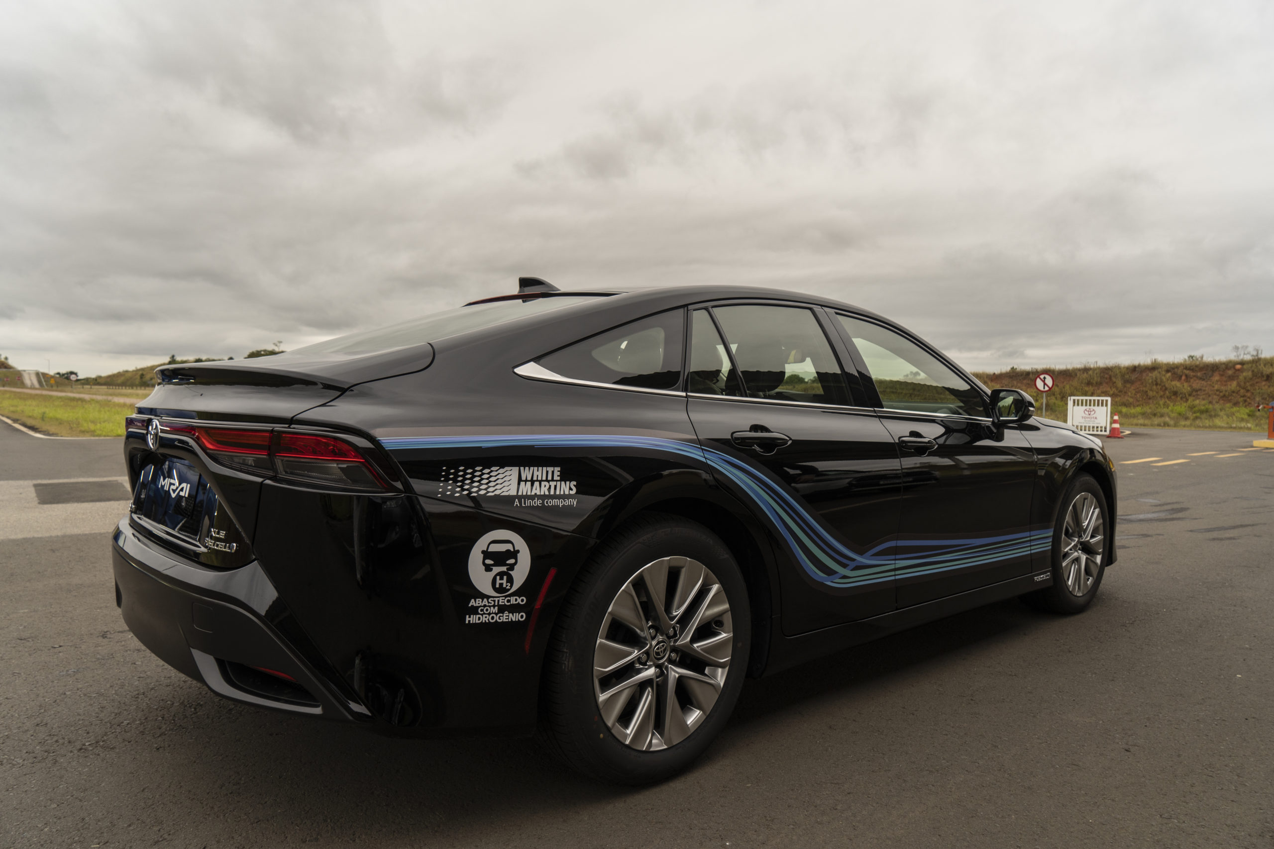 ESPETACULAR: descreve bem o novo carro de corrida movido a hidrogênio da  Toyota