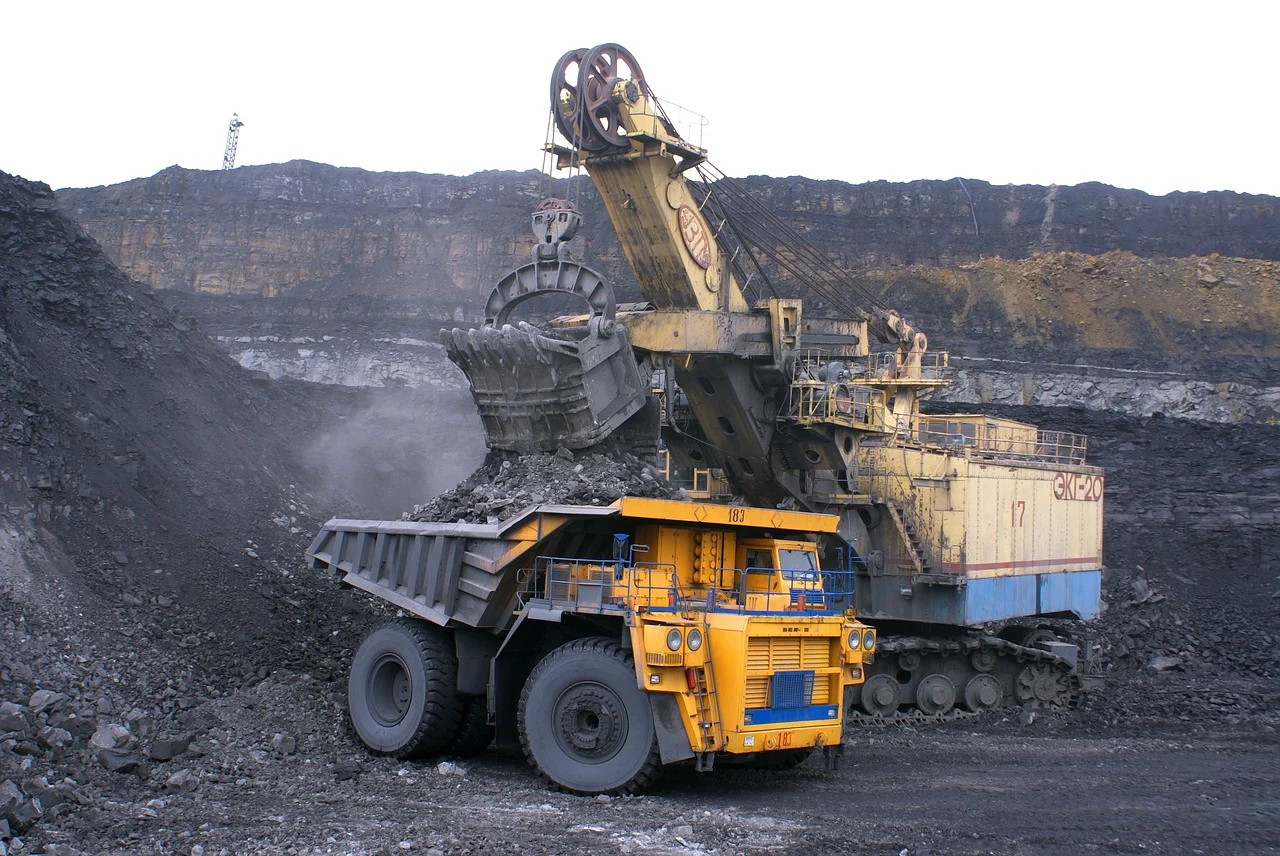 Baixa oferta e altos preços estão levando à substituição do gás por carvão. Na imagem, mina de carvão (Foto: Anatoliy Stafiçuk/Pixabay)
