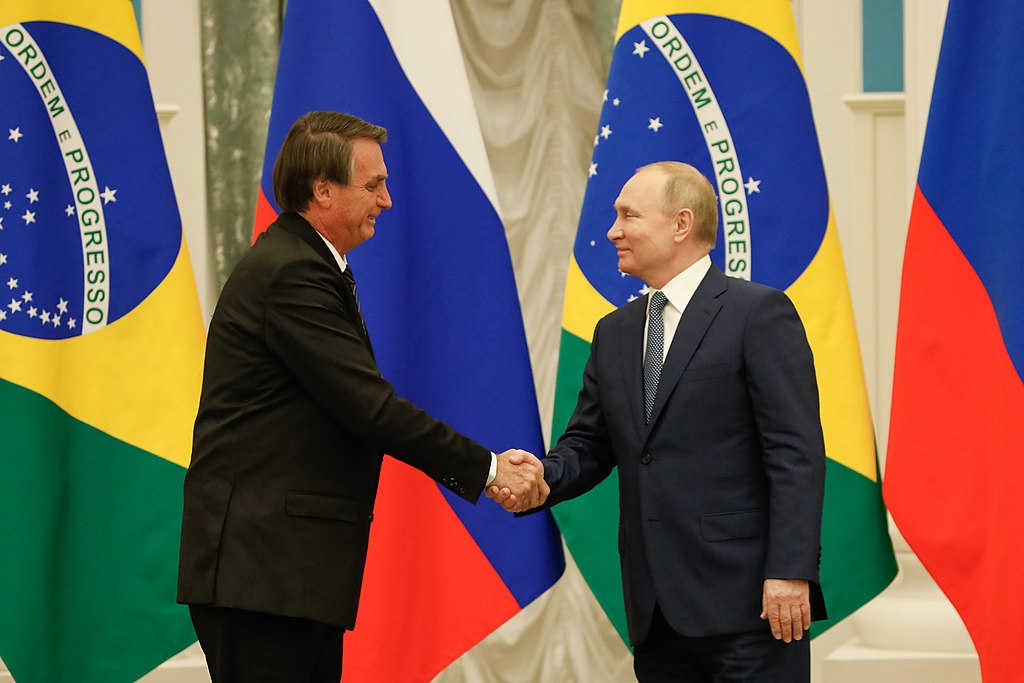 Governo de Jair Bolsonaro busca aproximação com Rússia, de Vladmir Putin, para importação de diesel (Foto: Alan Santos/PR)