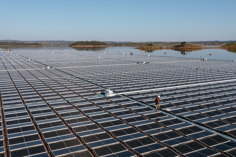EDP inaugura usina solar flutuante com potência de 5 MW na região de Alqueva, no sul de Portugal (Foto: Divulgação/EDP)
