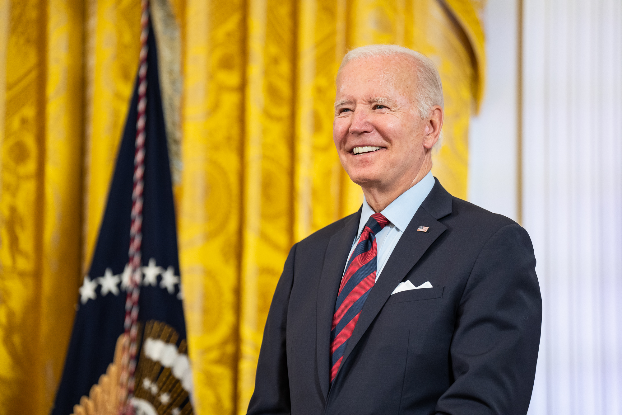 EUA sancionam US$ 369 bi para transição. Na imagem, Joe Biden na Casa Branca (Foto: Adam Schultz/White House)