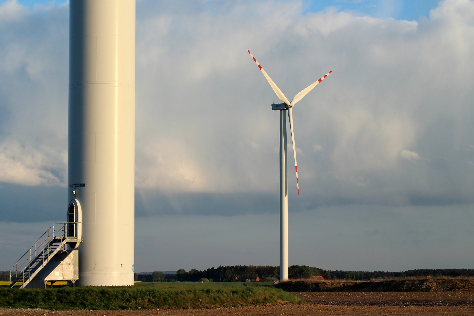 Brasil é 13ª em ranking global de atratividade de investimentos em renováveis. Na imagem, turbinas eólicas (Foto: Alicja/Pixabay)
