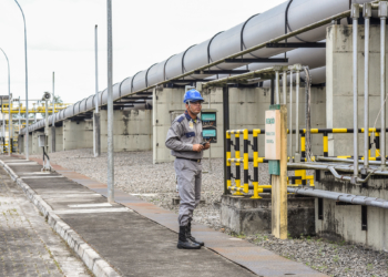 Entraves regulatórios para expansão do GNL na transição energética. Na imagem, área de produção terrestre de petróleo no Poço Candeias, na Bahia (Foto: Saulo Cruz/MME)
