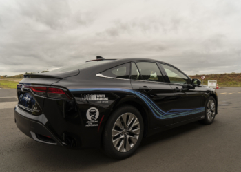 Hidrogênio verde mais barato que gasolina? Na imagem, sedã 'Mirai', da Toyota, movido 100% a hidrogênio (Foto: Divulgação)
