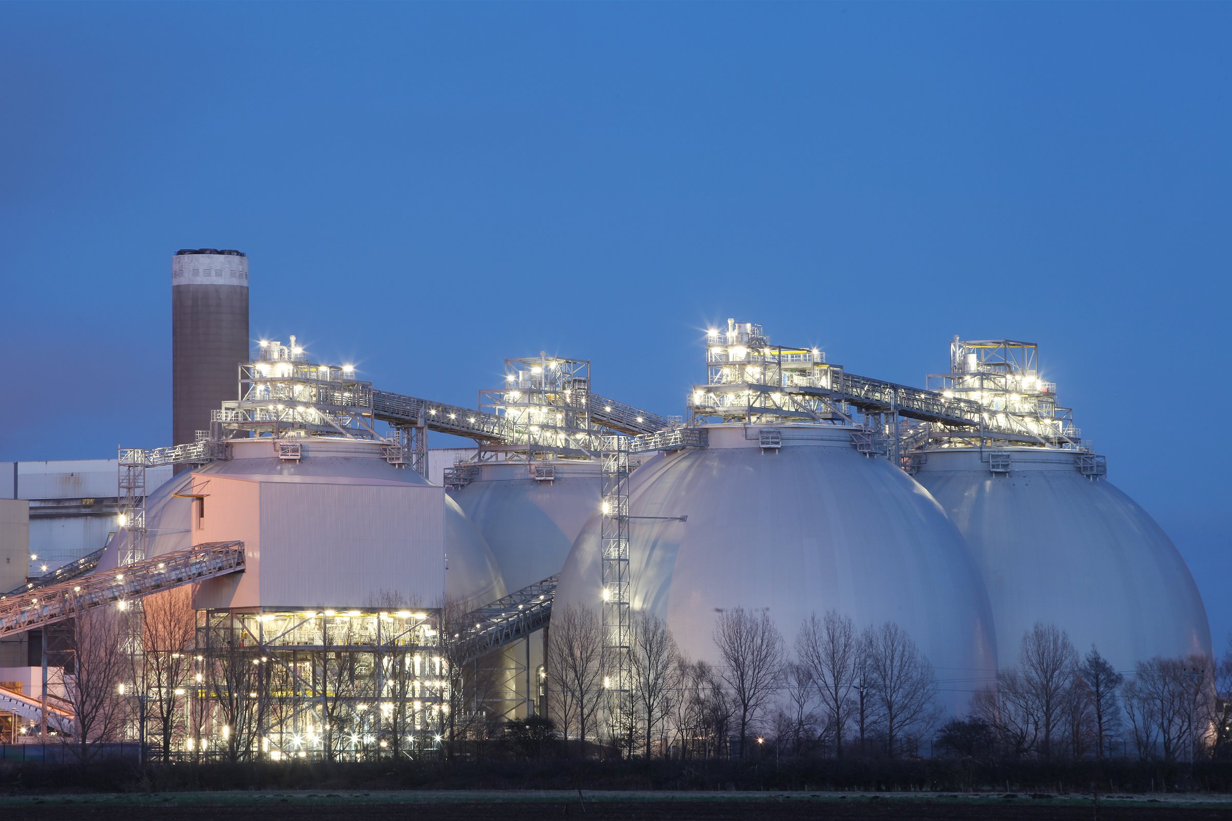 Etanol quer emitir créditos com carbono armazenado. Na imagem: Usina de Drax, em Yorkshire, na Inglaterra, realiza captura e armazenamento de carbono de bioenergia (BECCS) para capturar até 1 tonelada de CO₂ diariamente (Foto: Drax/Divulgação)