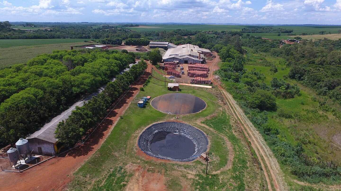 Cooperativas vão produzir derivados de hidrogênio verde com biogás no Paraná. Na imagem: Planta de biogás a partir de esterco suíno, em Entre Rios do Oeste (PR), fruto da parceria entre Itaipu Binacional, CIBiogás e Copel (Foto: Marcos Labanca/Divulgação)