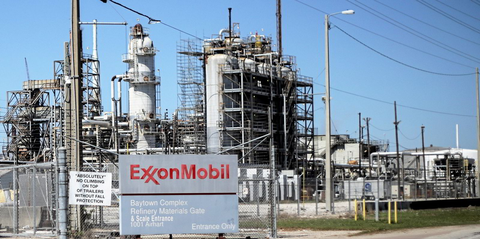 Exxon desenha planta de hidrogênio azul em grande escala nos EUA. Na imagem: refinaria e complexo petroquímico Baytown, da ExxonMobil, no Texas (Foto: Divulgação)