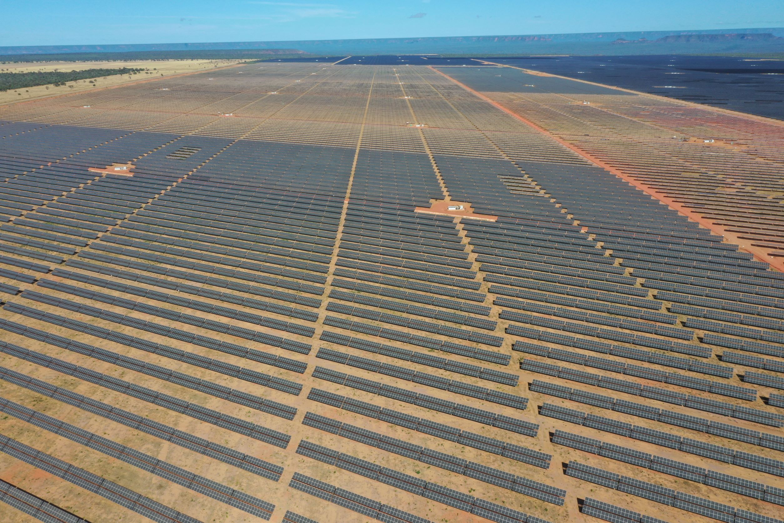 Enel inicia operação de segunda expansão do maior complexo solar da América Latina. Na imagem: Parque solar São Gonçalo III (256 MW), capaz de gerar, sozinho, 597 GWh anualmente no Piauí (Foto: Divulgação/Enel)