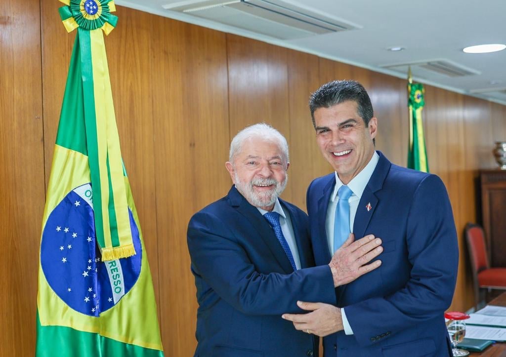 Belém será candidata à sede da COP30, anuncia Lula. Na imagem: Presidente Lula (PT) e governador do Pará, Helder Barbalho (MDB), nesta quarta-feira (11/1/23), em Brasília (Foto: Ricardo Stuckert/PT)