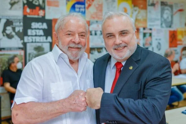 Prates defende exploração da margem equatorial. Na imagem: Lula [à esquerda] e Jean Paul Prates [à direita] (Foto: Ricardo Stuckert)
