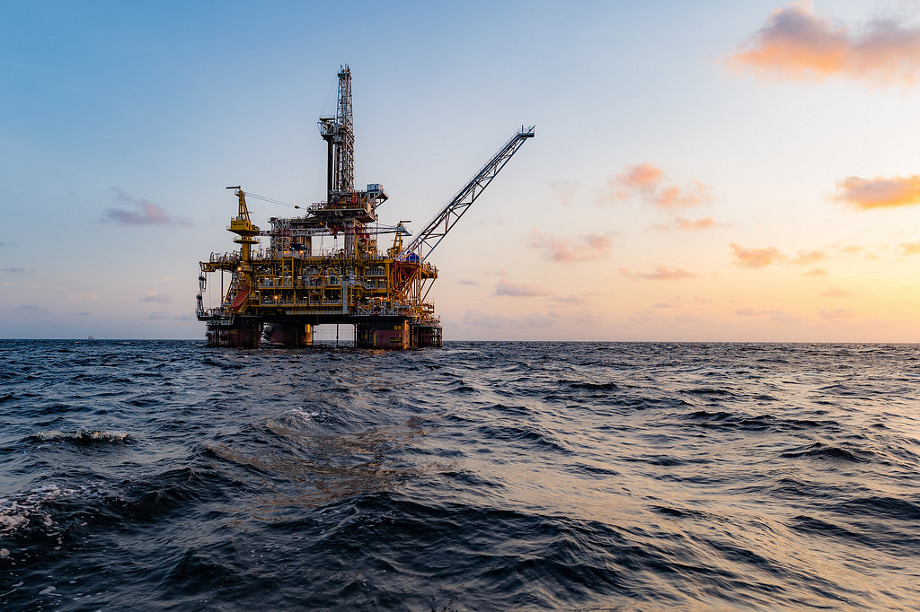 Investimentos em petróleo e gás offshore em alta. Na imagem: Sonda de perfuração offshore para exploração de petróleo (Foto: Cortesia/Total Energies)
