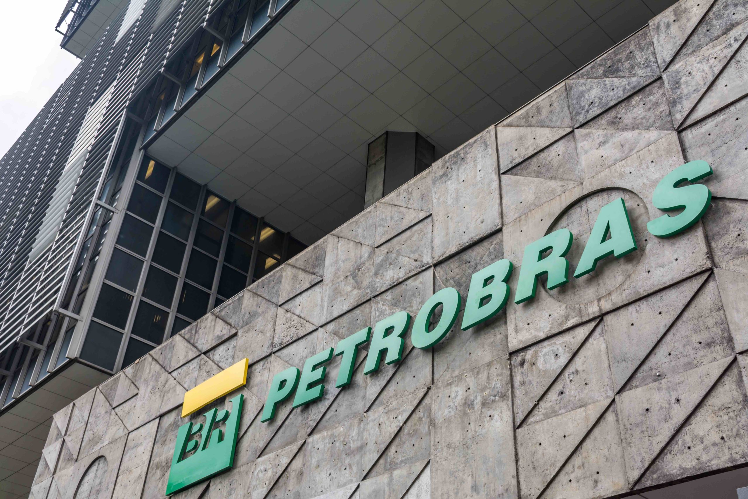 Petrobras tem lucro líquido de R$ 38,2 bilhões no 1º trimestre de 2023. Na imagem: Fachada da sede da Petrobras (Edise), no centro do Rio de Janeiro (Foto: André Motta de Souza/Agência Petrobras)