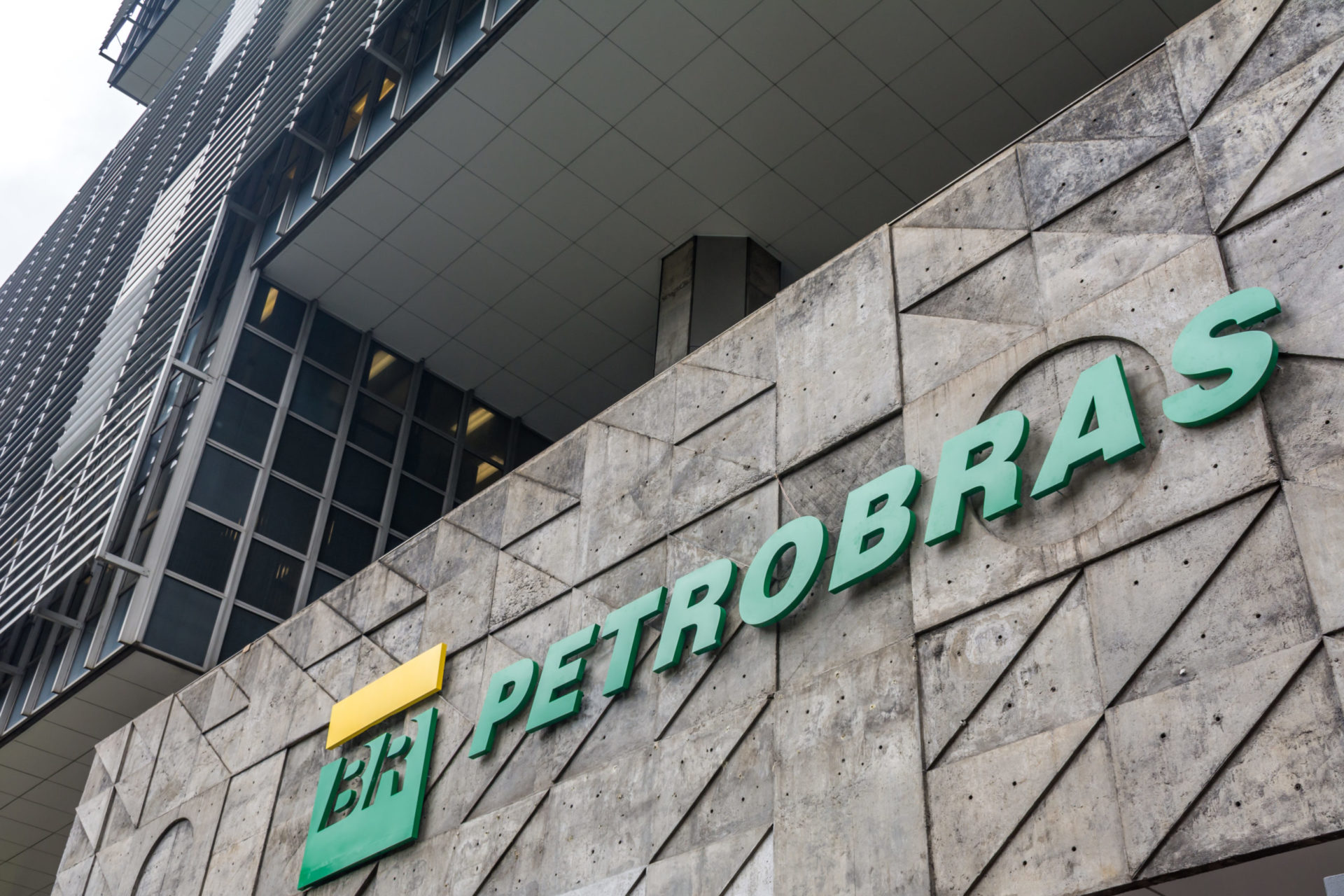 O risco do desaviso. Na imagem: Edifício Sede da Petrobras (Edise), no Centro do Rio de Janeiro (Foto: Cortesia)