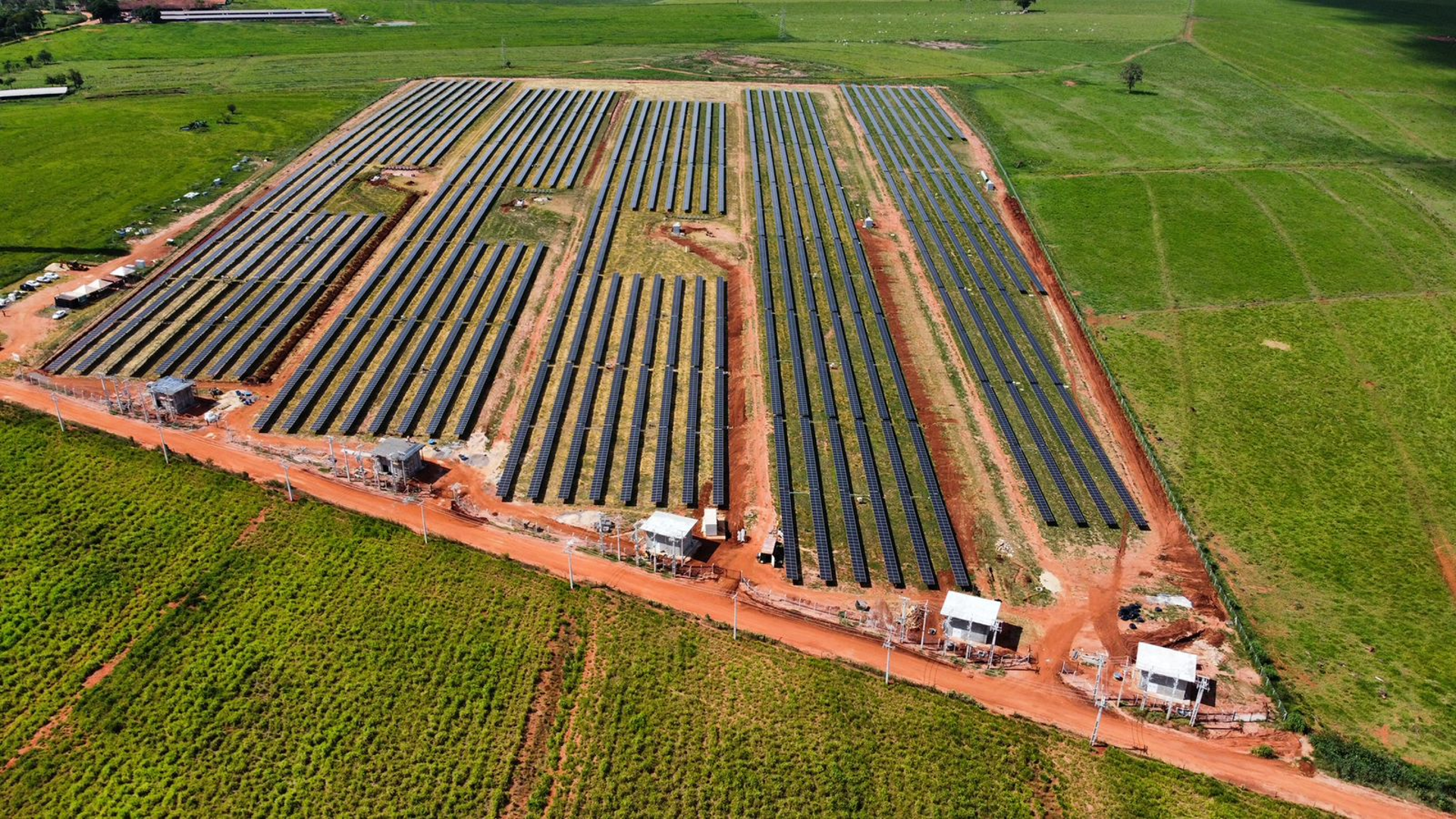 Usina solar da Helexia para a Vivo em Cidade Gaúcha, no Paraná (Foto: Cortesia Helexia)