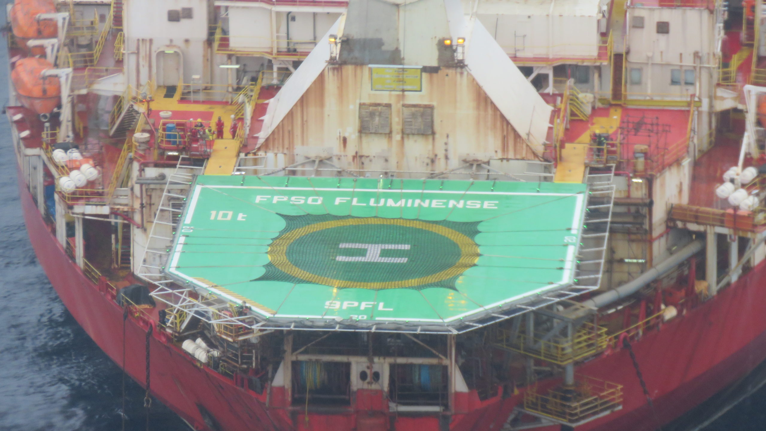 FPSO Fluminense, em campo operado pela Shell na Bacia de Campos (foto Marinha do Brasil)