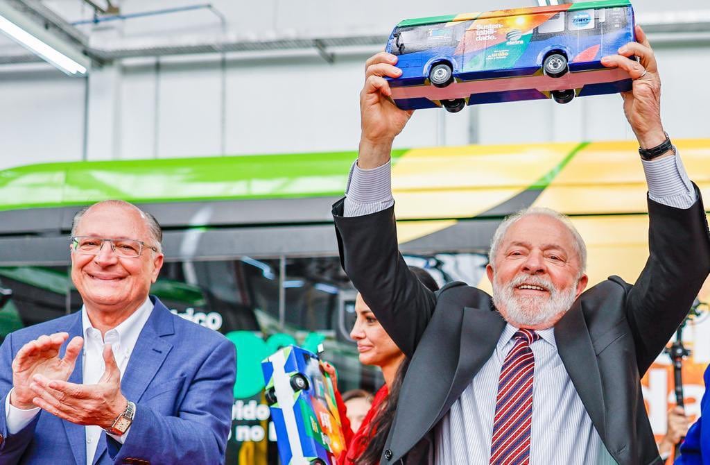 Com a presença de Lula, Eletra inaugura fábrica de de ônibus elétricos em SP