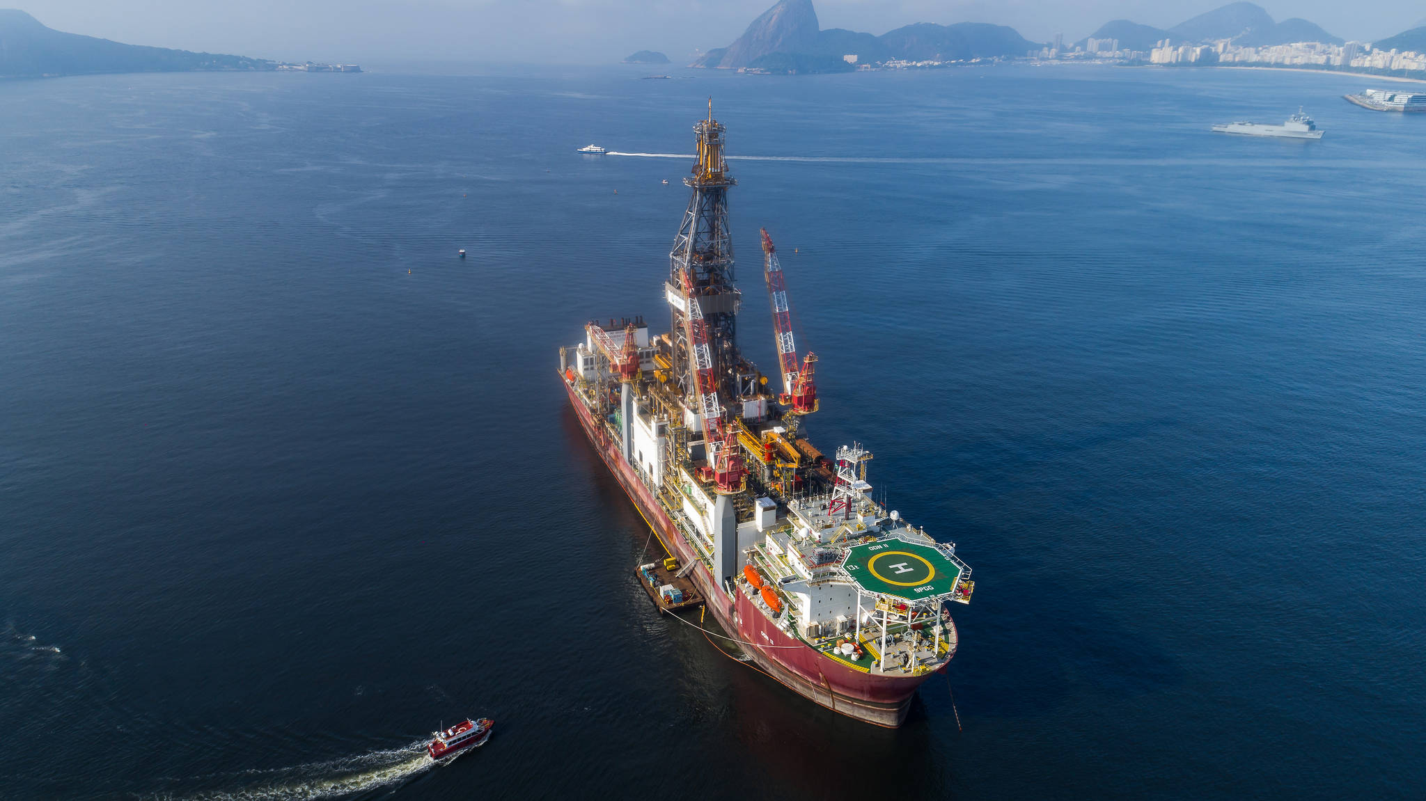 Brasil tem 49 concessões de óleo e gás suspensas por questões ambientais; maioria na Margem Equatorial. Na imagem: ODN II, navio-sonda da Ocyan contratado pela Petrobras (Foto: Divulgação)