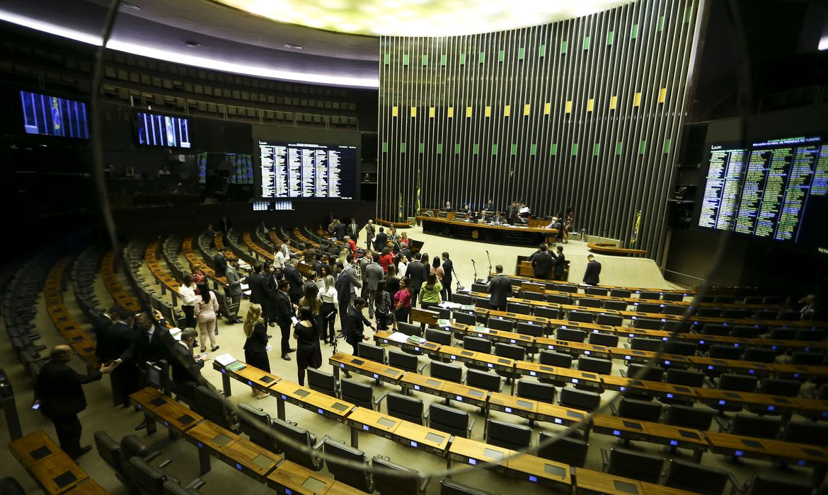 Margem Equatorial: diálogo como combustível para o consenso. Na imagem: Sessão no Plenário da Câmara dos Deputados, em Brasília (Foto: Marcelo Camargo/Agência Brasil)
