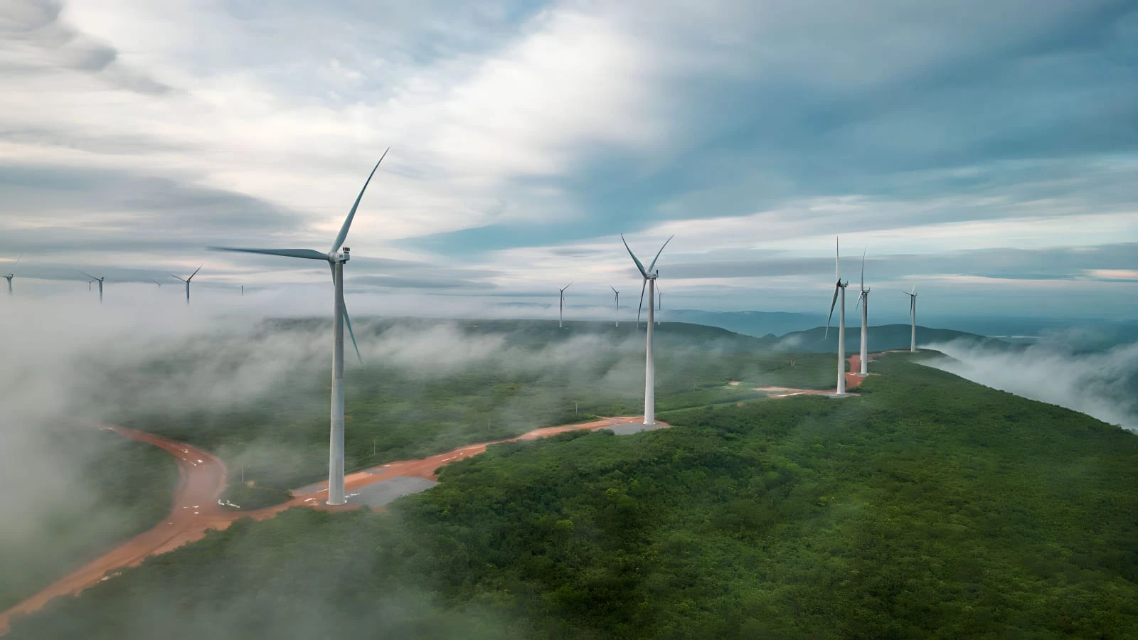 WEG fecha acordos de R$ 1,4 bilhão para autoprodução de energia eólica. Na imagem: Turbinas eólicas onshore no parque eólico Anemus (138,6 MW), com 33 aerogeradores WEG, em Currais Novos, no RN (Foto: Divulgação)