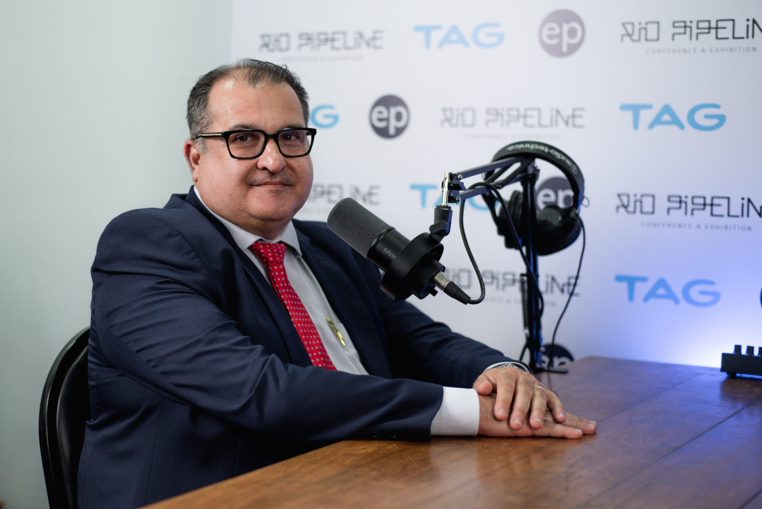 Secretário-executivo do Ministério dos Transportes, George Santoro, em entrevista ao estudio epbr durante a Rio Pipeline 2023. Crédito: Victor Cury/epbr