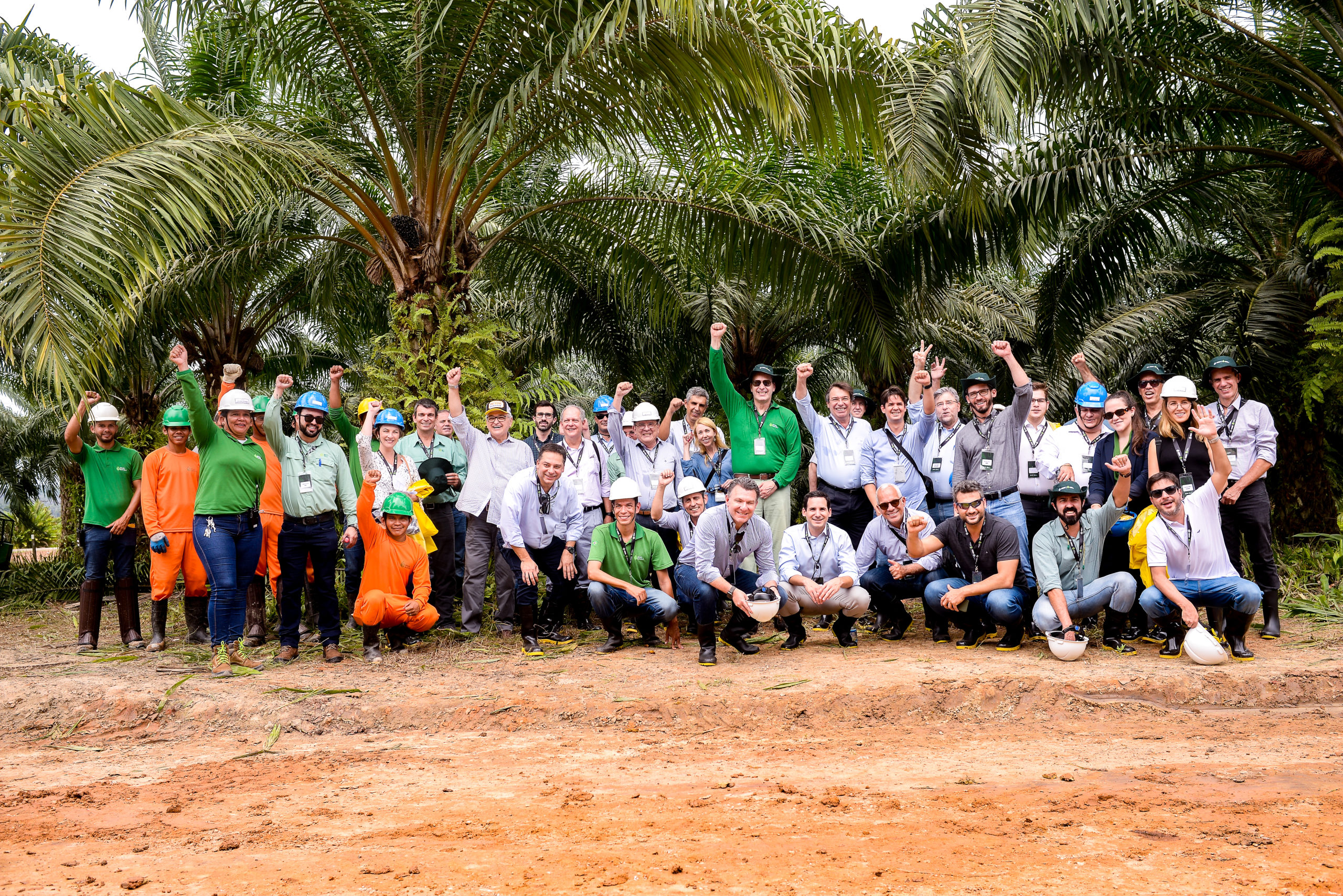 Empresa de biocombustíveis BBF abre 239 vagas de emprego para São Paulo, Pará e Roraima. Na imagem: Equipe de trabalho no lançamento do projeto de SAF de óleo de palma da BBF, em Roraima, em abril de 2022 (Foto: Camila Batista/Divulgação)